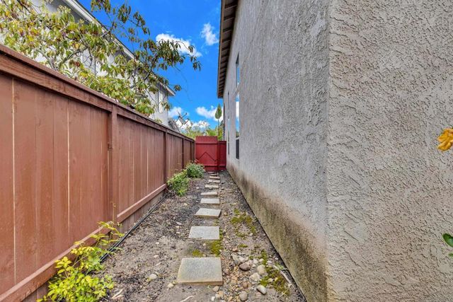 11674 Scripps Creek Dr, San Diego, CA 92131