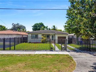 820 NW 31st Ave, Miami, FL 33125