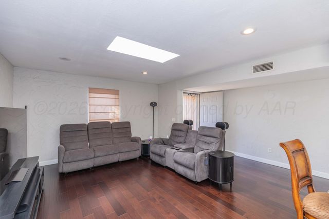 1501 BAILEY Avenue, Dumas, TX 79029