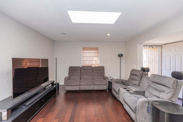 1501 BAILEY Avenue, Dumas, TX 79029