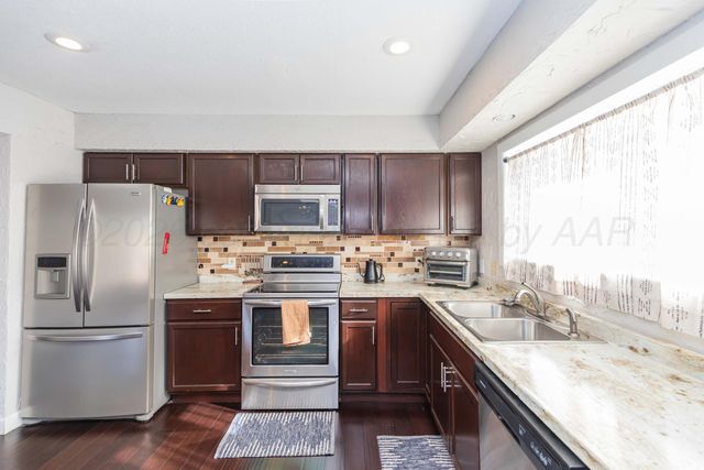 1501 BAILEY Avenue, Dumas, TX 79029