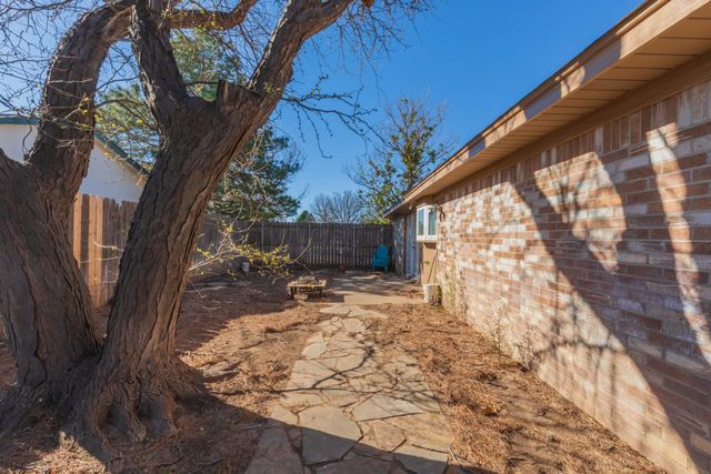 1501 BAILEY Avenue, Dumas, TX 79029