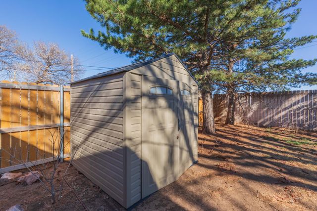 1501 BAILEY Avenue, Dumas, TX 79029