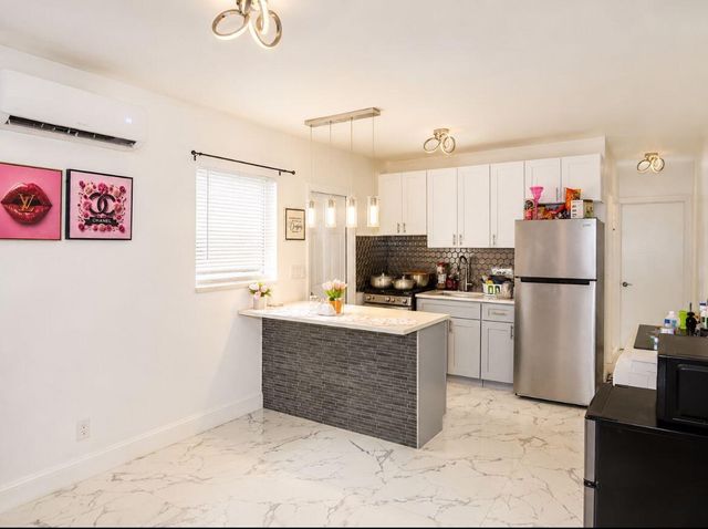 306 NE 6th Street 1-4, Hallandale Beach, FL 33009