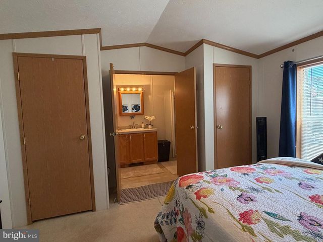 21 BLUEBIRD LN, Whiting, NJ 08759