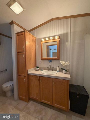 21 BLUEBIRD LN, Whiting, NJ 08759