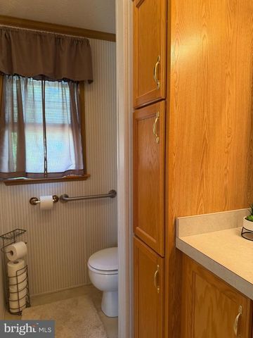 21 BLUEBIRD LN, Whiting, NJ 08759