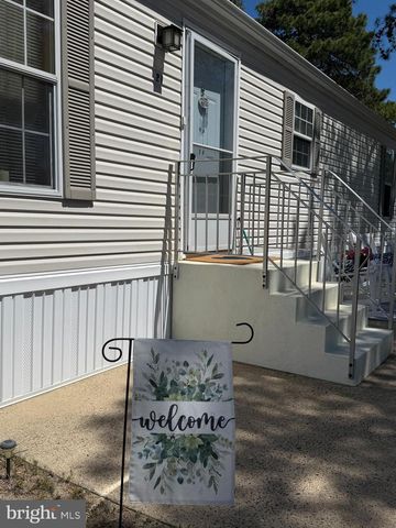 21 BLUEBIRD LN, Whiting, NJ 08759
