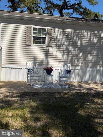 21 BLUEBIRD LN, Whiting, NJ 08759