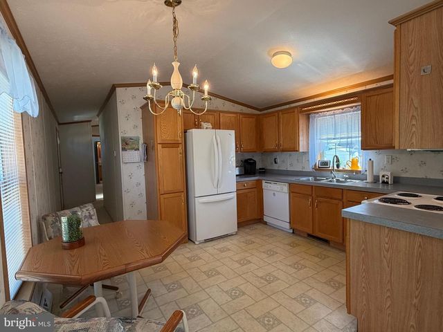 21 BLUEBIRD LN, Whiting, NJ 08759