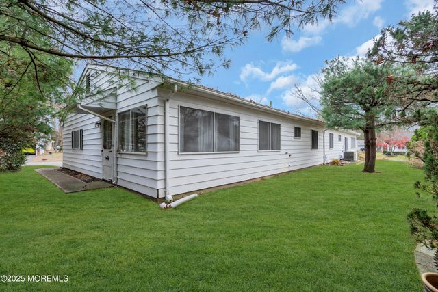 4 Maryland Avenue A, Manchester, NJ 08759