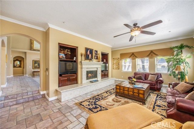 652 Fairway Drive, Redlands, CA 92373