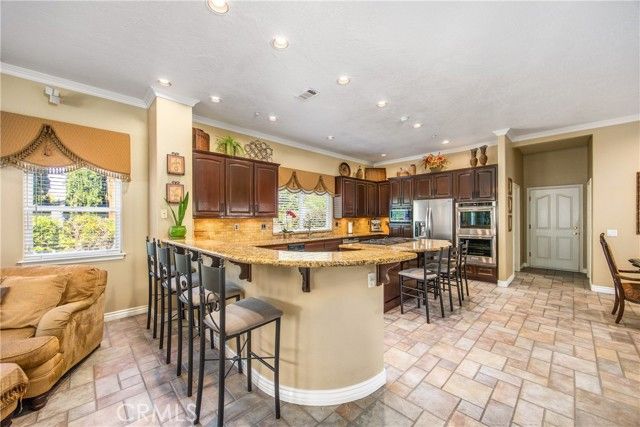 652 Fairway Drive, Redlands, CA 92373