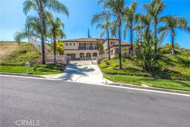 652 Fairway Drive, Redlands, CA 92373