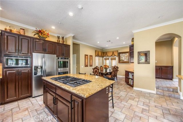 652 Fairway Drive, Redlands, CA 92373