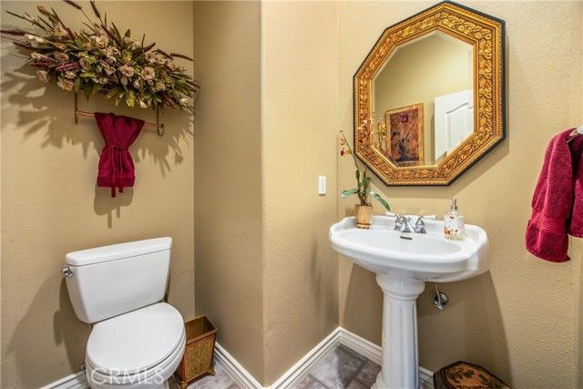 652 Fairway Drive, Redlands, CA 92373