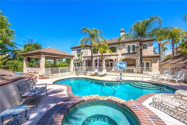 652 Fairway Drive, Redlands, CA 92373