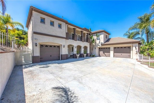 652 Fairway Drive, Redlands, CA 92373
