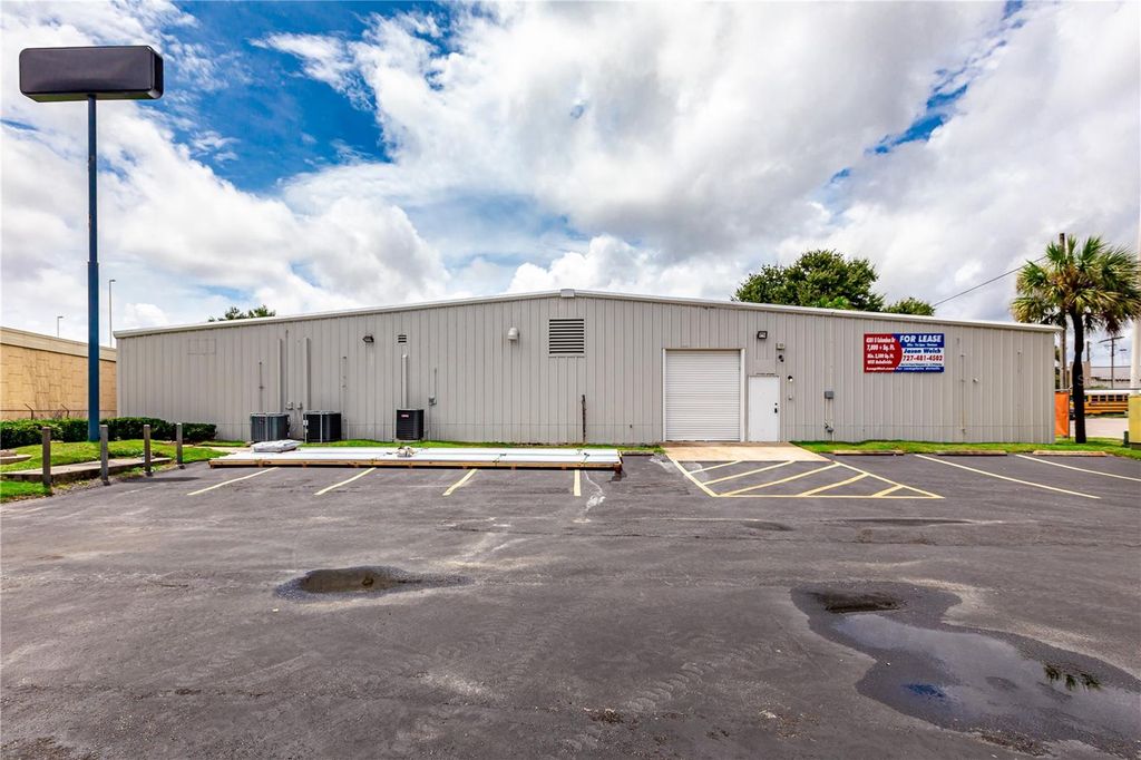 Image 1 of property listing at 4501 E COLUMBUS DRIVE 3, Tampa, FL 33605