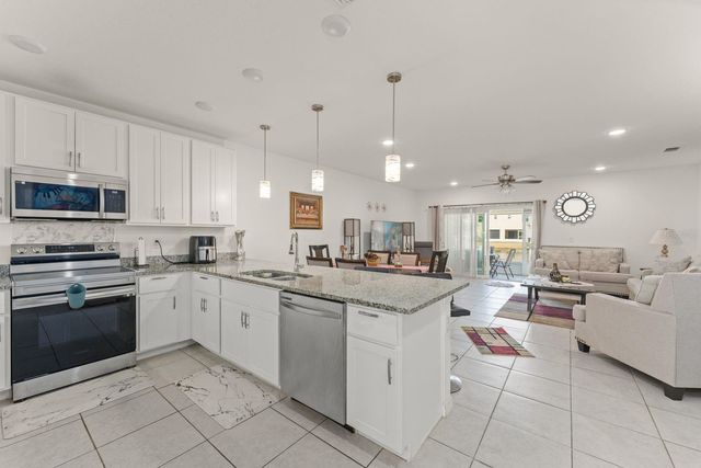 4902 CORAL CASTLE DRIVE, Kissimmee, FL 34746