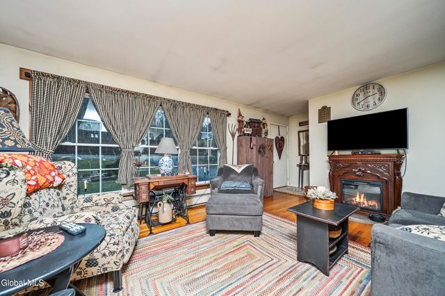 34 Ford Road, Pittstown, NY 12180