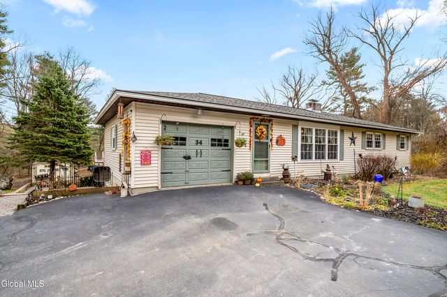 34 Ford Road, Pittstown, NY 12180