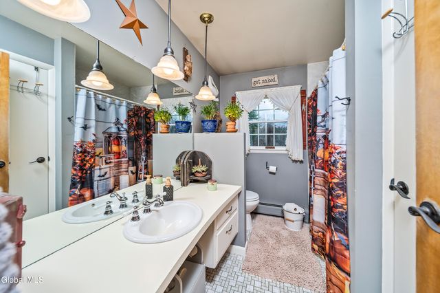 34 Ford Road, Pittstown, NY 12180