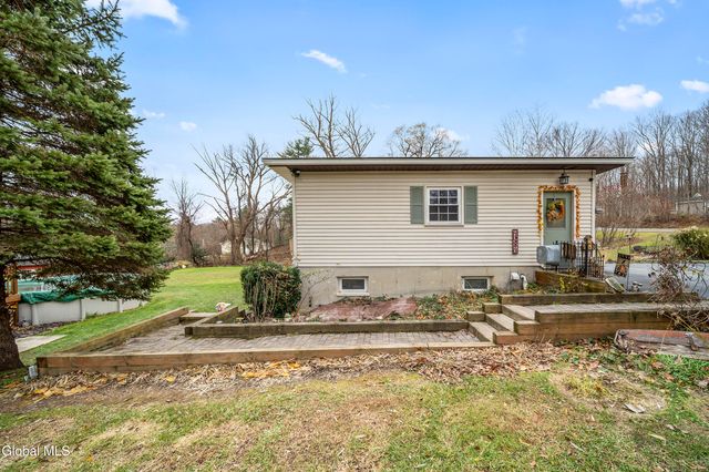 34 Ford Road, Pittstown, NY 12180