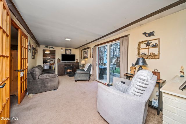 34 Ford Road, Pittstown, NY 12180