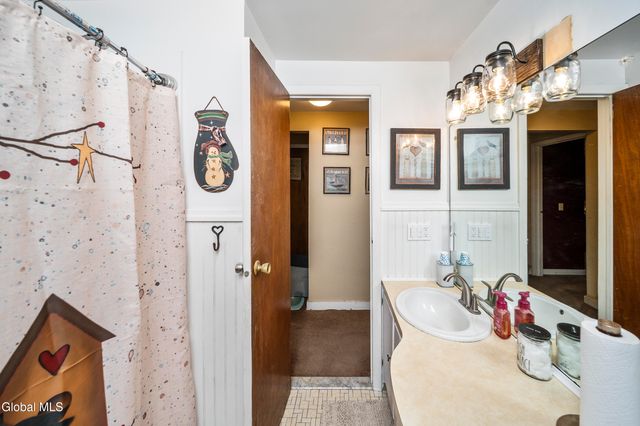 34 Ford Road, Pittstown, NY 12180