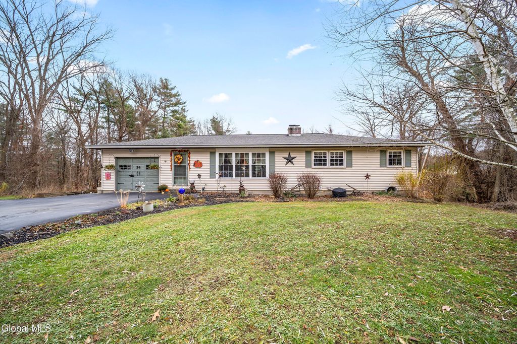 34 Ford Road, Pittstown, NY 12180