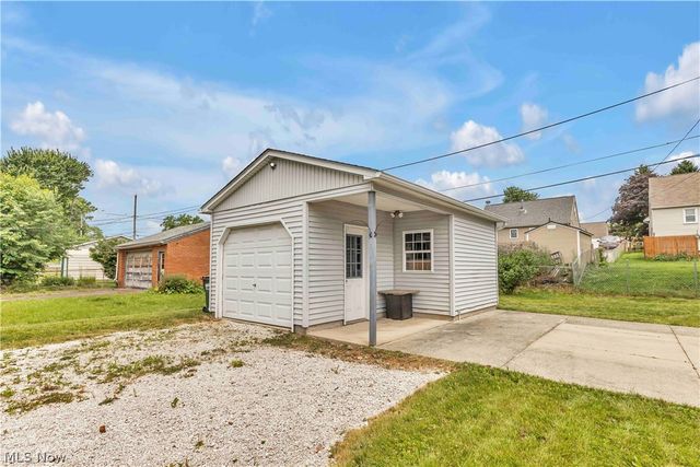 1627 33rd Street NE, Canton, OH 44714