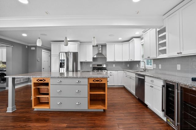 5940 Wooddale Avenue, Edina, MN 55424