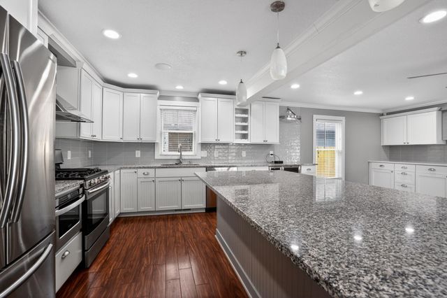 5940 Wooddale Avenue, Edina, MN 55424