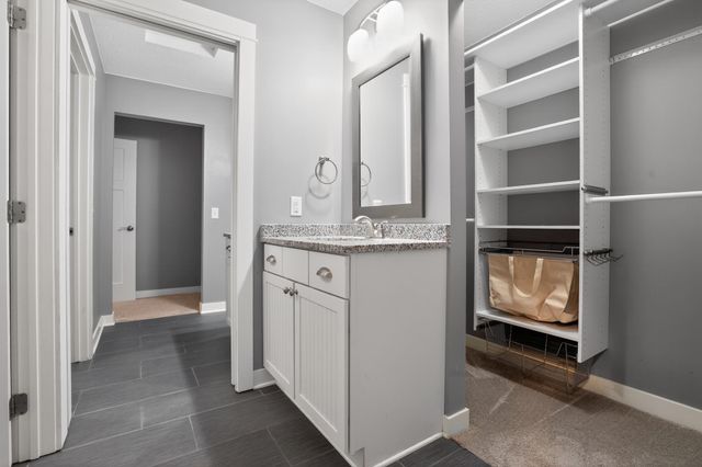5940 Wooddale Avenue, Edina, MN 55424