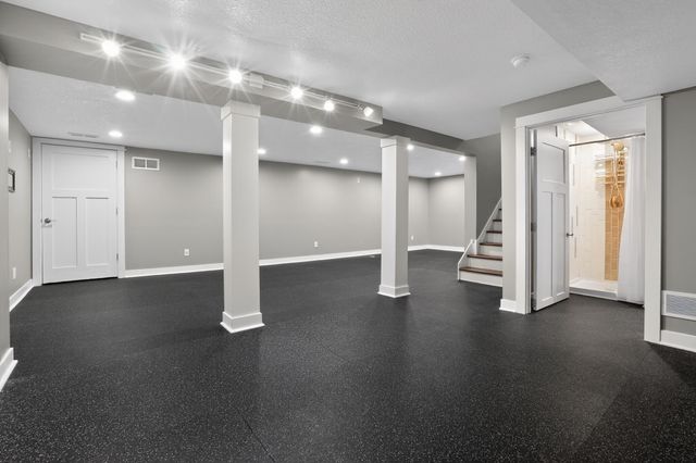 5940 Wooddale Avenue, Edina, MN 55424