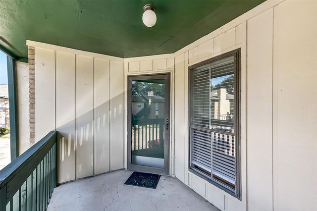 1516 Bay Area Boulevard F16, Houston, TX 77058