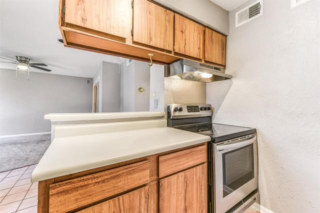 1516 Bay Area Boulevard F16, Houston, TX 77058