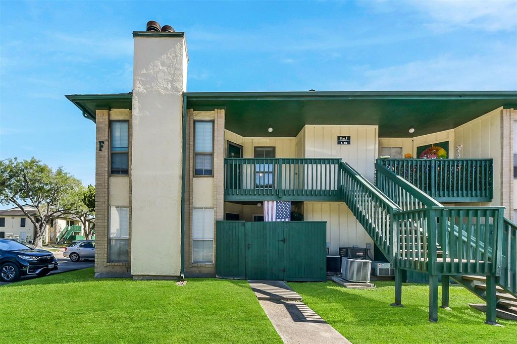 1516 Bay Area Boulevard F16, Houston, TX 77058