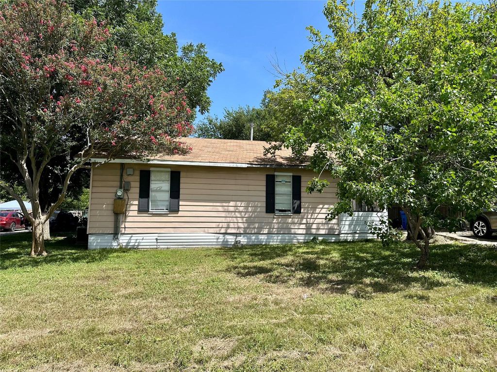 209 Old Thorndale RD, Taylor, TX 76574