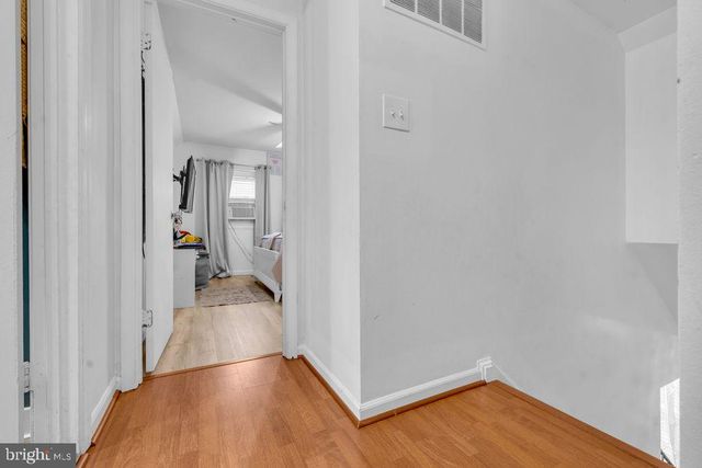 1112 E MAPLE AVE, Sterling, VA 20164