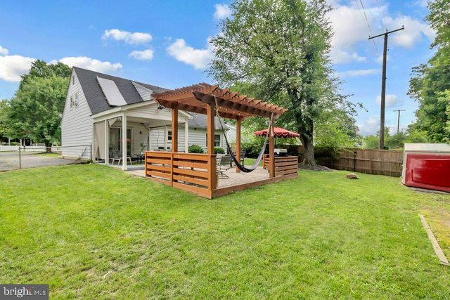 1112 E MAPLE AVE, Sterling, VA 20164