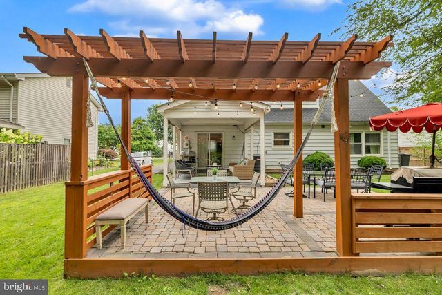 1112 E MAPLE AVE, Sterling, VA 20164