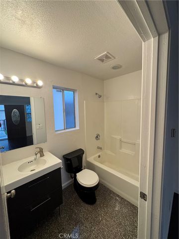 6228 Lemon Ave, Long Beach, CA 90805