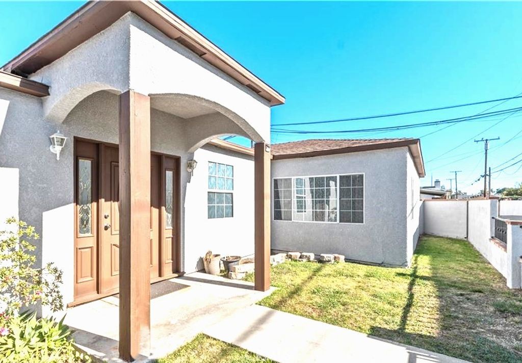 6228 Lemon Ave, Long Beach, CA 90805
