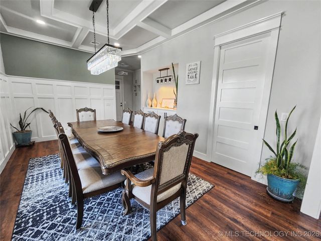 982 Edgewater Boulevard, Tahlequah, OK 74464