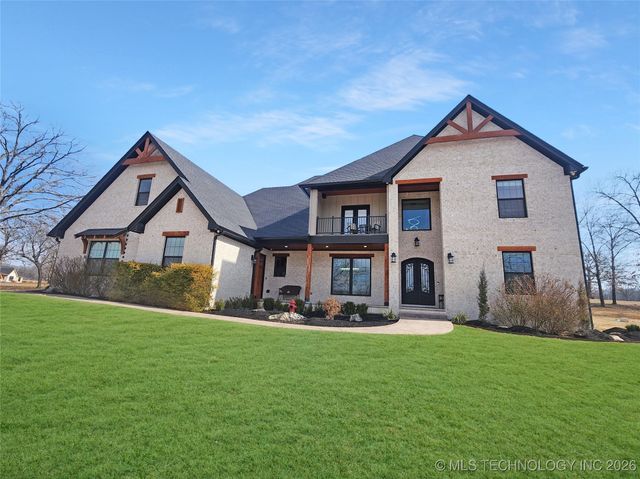 982 Edgewater Boulevard, Tahlequah, OK 74464