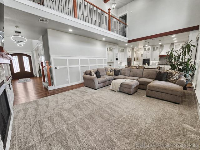 982 Edgewater Boulevard, Tahlequah, OK 74464