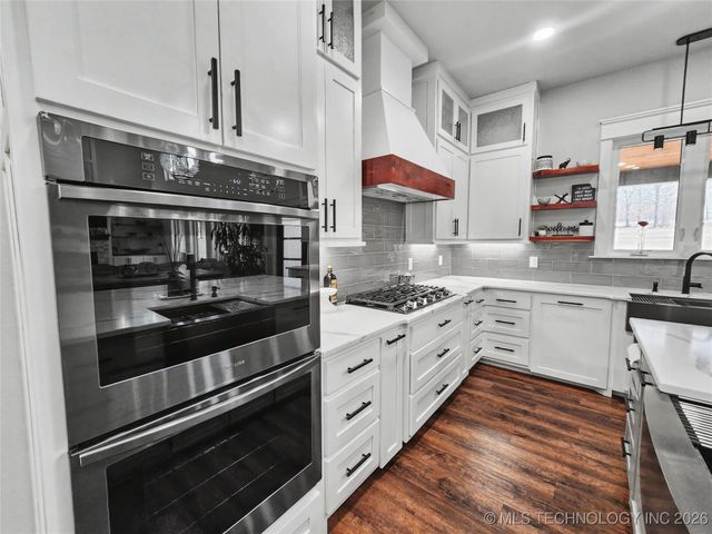 982 Edgewater Boulevard, Tahlequah, OK 74464