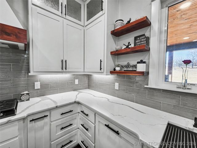 982 Edgewater Boulevard, Tahlequah, OK 74464